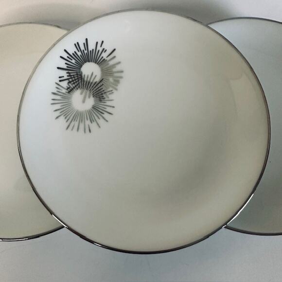 Kutani Burst China (7) Salad Plates White/Silver/Gray Japan Hand Painted VTG - Picture 8 of 13